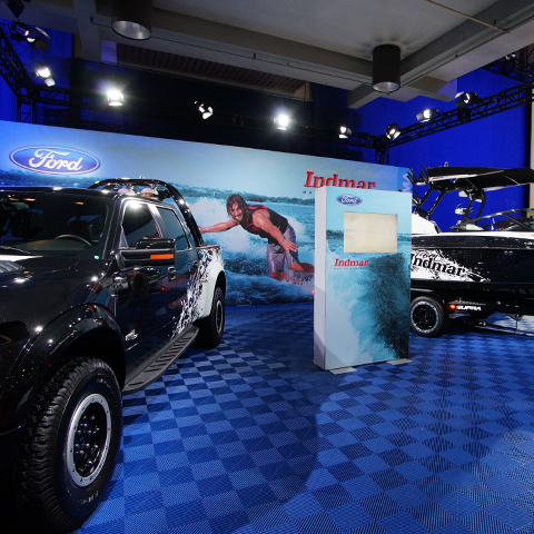 Swisstrax Portable, Brandable Tradeshow Flooring