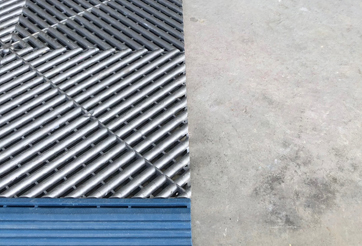 Compare Swisstrax to Stain